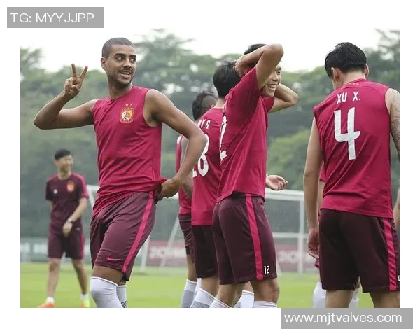 足球明星剪刀手的传奇技艺与背后故事揭秘 足球明星剪刀手的传奇技艺与背后故事揭秘