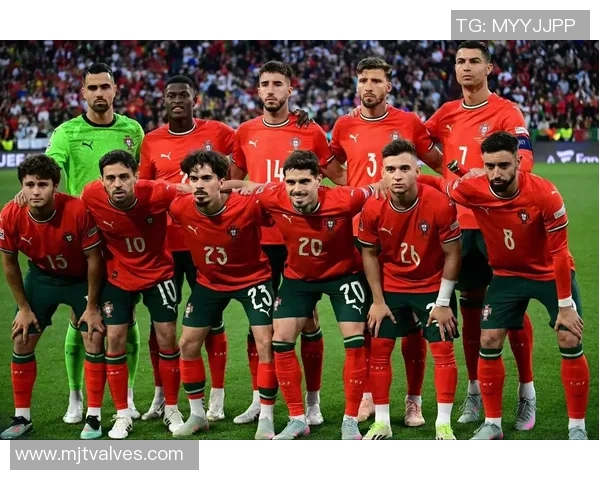 足球明星精彩瞬间汇聚电脑壁纸尽享足球魅力与激情的视觉盛宴