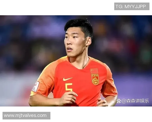 中国足球的未来之星八号传奇球员的成长与辉煌之路 中国足球的未来之星八号传奇球员的成长与辉煌之路