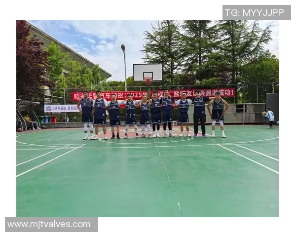 篮球明星亲临焦作激情打球活动引发市民热烈追捧与欢呼