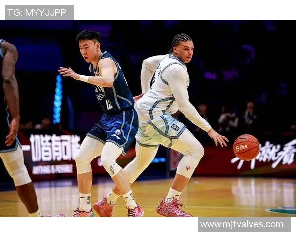 全明星CBA篮球包热销中尽享篮球激情与时尚魅力的完美结合 全明星CBA篮球包热销中尽享篮球激情与时尚魅力的完美结合